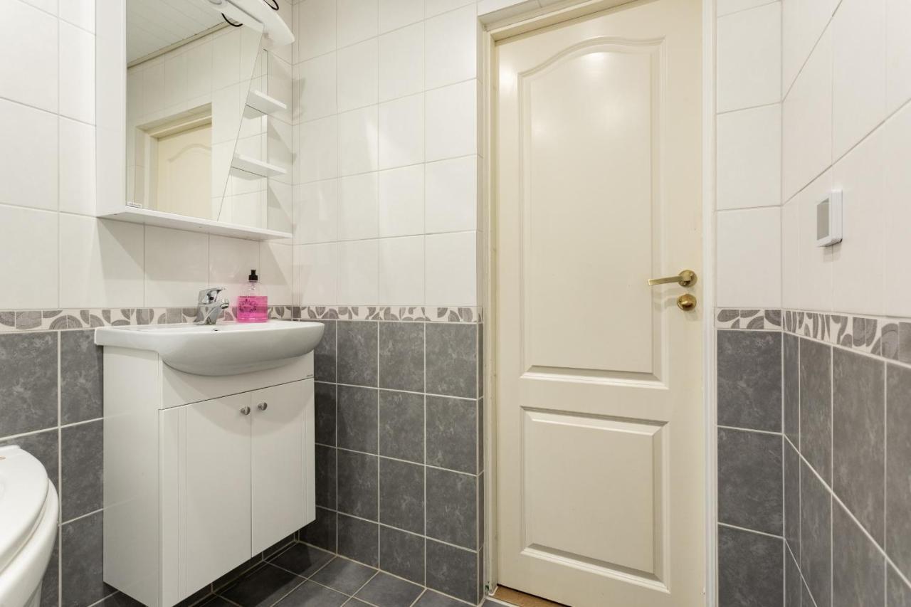 3 Room Central Apartmend 90M2 Parking For One Car Fifth Floor And The Building Does Not Have An Elevator Tallinn Exterior foto